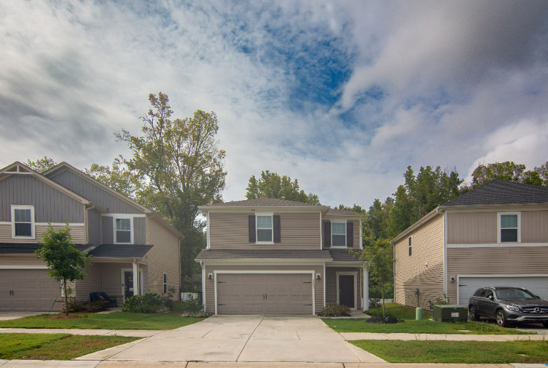 1148 Harland St - Photo 2 of 18