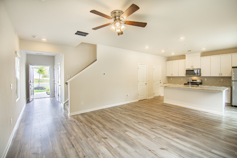 1148 Harland St - Photo 7 of 18