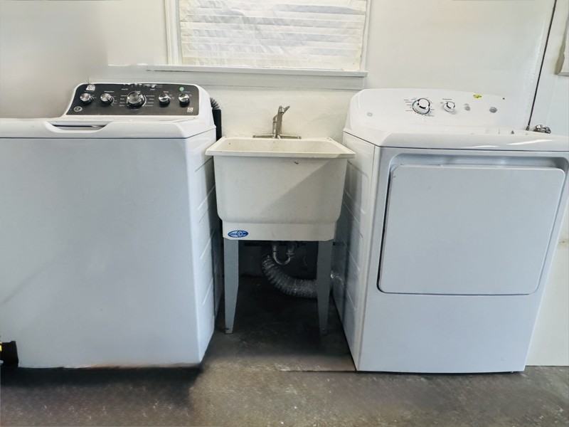 10609 Mountain View Ave #A - Photo 4 of 16