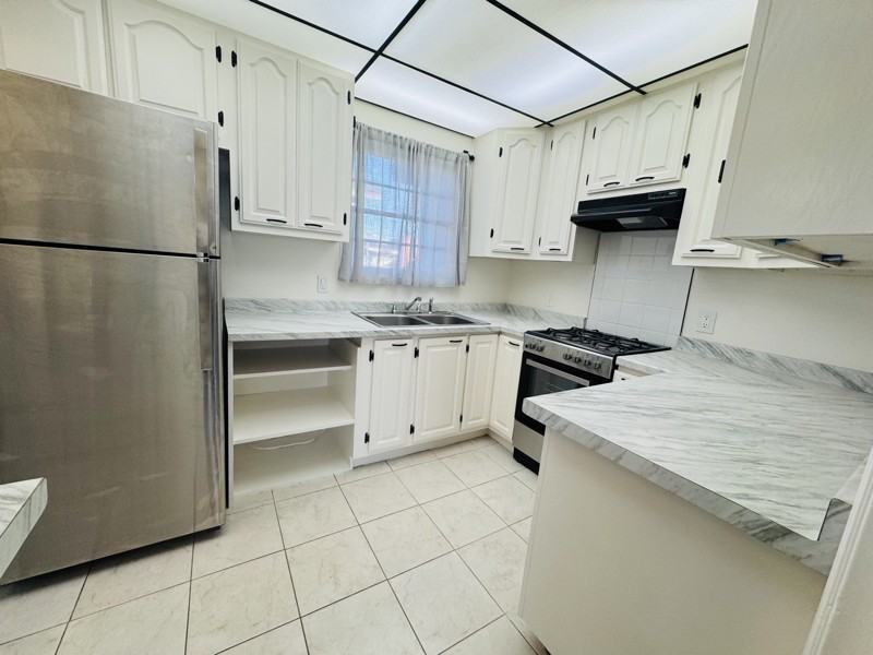 10609 Mountain View Ave #A - Photo 5 of 16