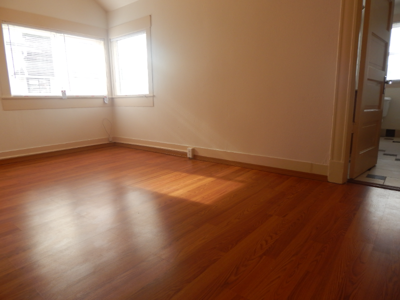 2328 Hoyt Ave #3 - Photo 5 of 11