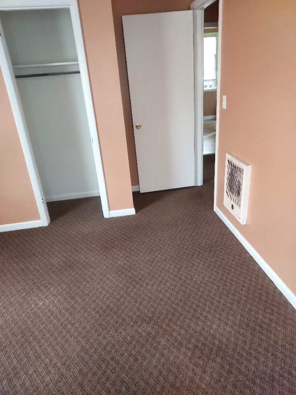 607 N 9th St - Photo 5 of 7