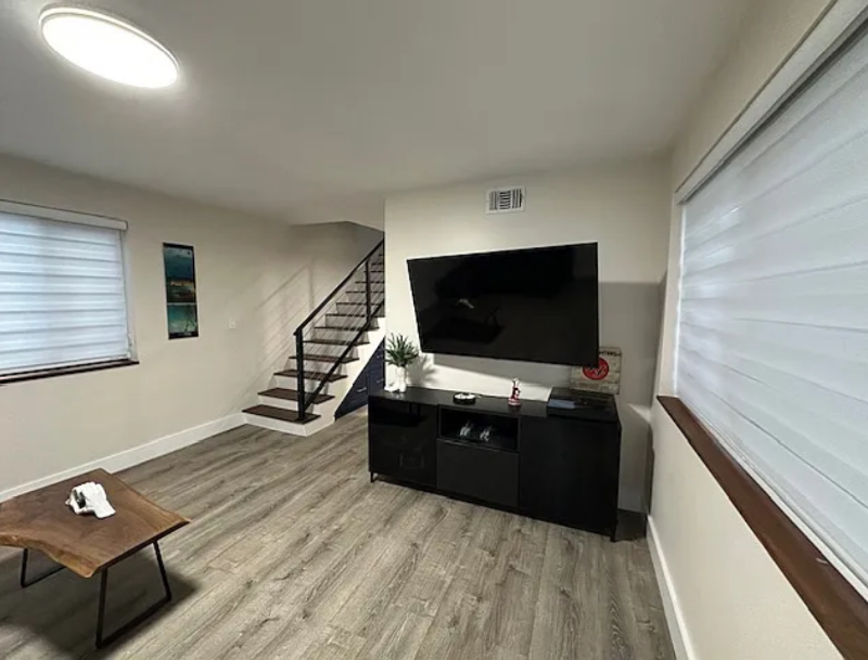 394 Tamiami Canal Rd - Photo 4 of 20