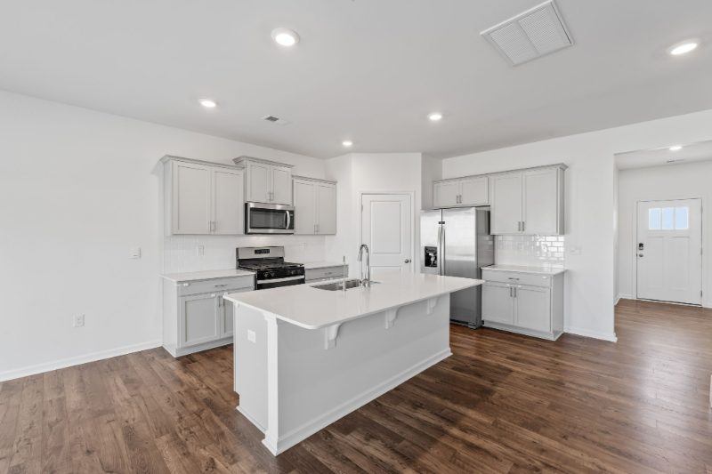 121 Bayridge Rd - Photo 3 of 20