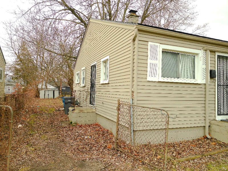 29743 Birchwood St - Photo 3 of 18