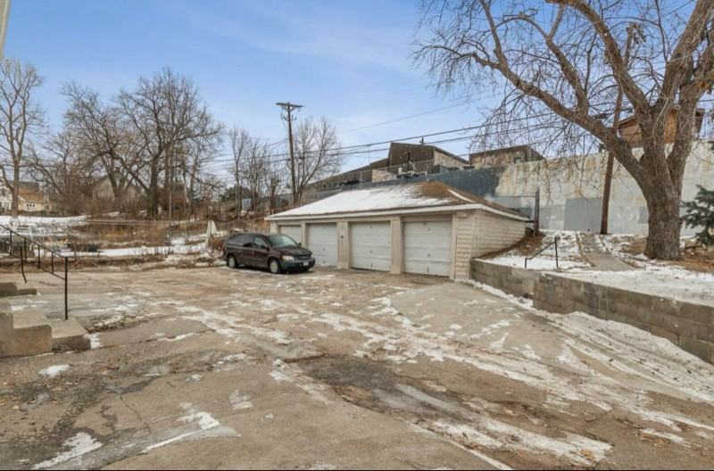 2506 Dupont Ave N #2 - Photo 4 of 14