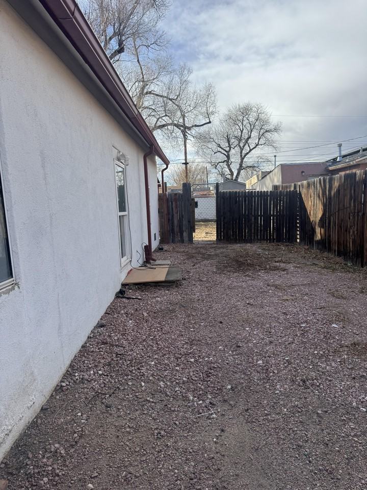 1215 Bragdon Avenue - Photo 2 of 9