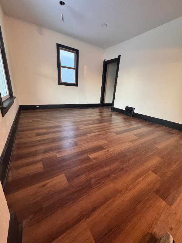 2921 93rd St - Photo 5 of 9