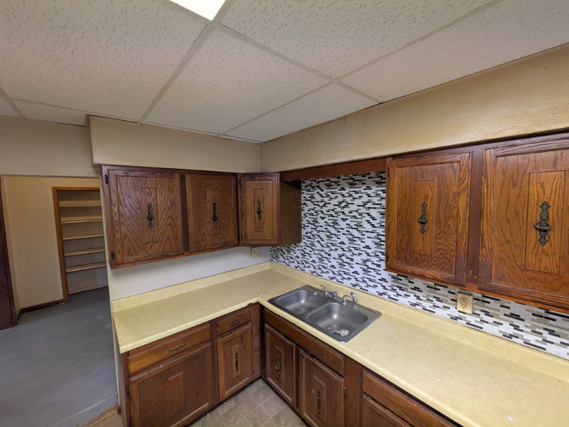 903 44th St #1 - Photo 3 of 8