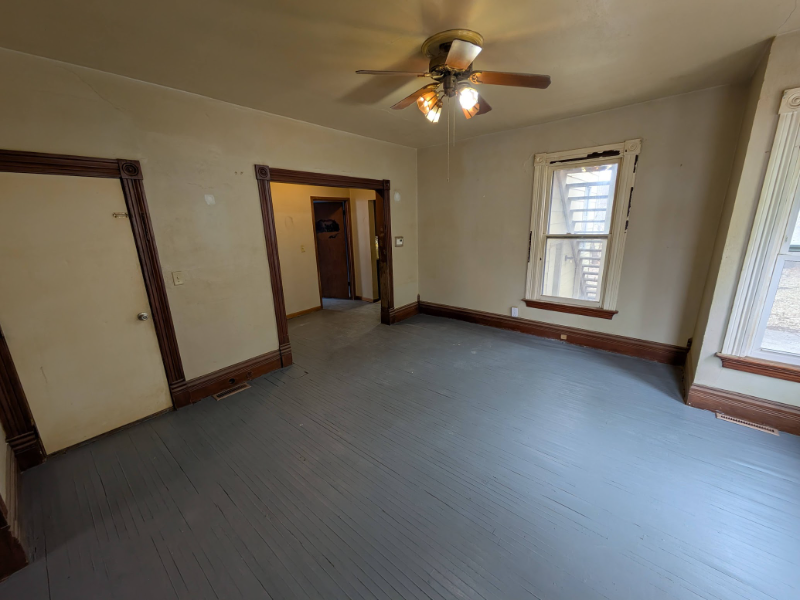 903 44th St #1 - Photo 6 of 8