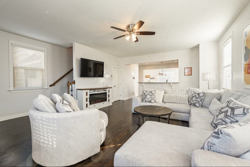 705 Ellie Dr - Photo 5 of 21