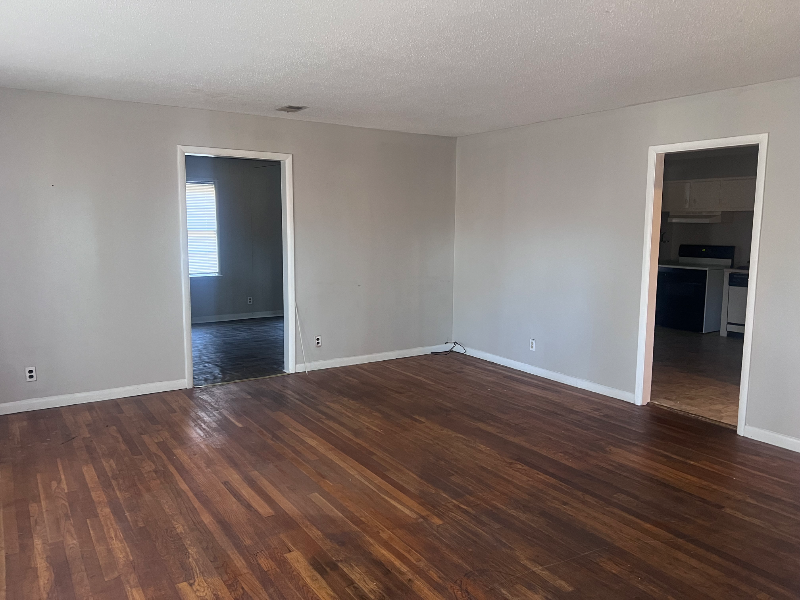 2206 Glen Iris Rd Nw - Photo 3 of 11