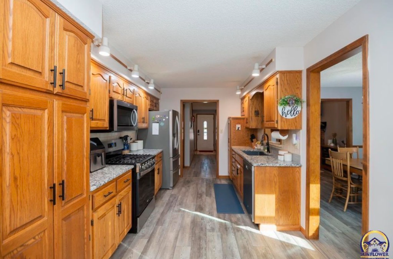 2831 Sw Bingham Rd - Photo 5 of 20