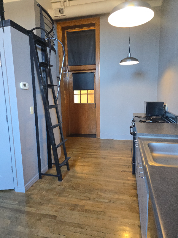 100 Broadway Blvd Ne #301 - Photo 5 of 7