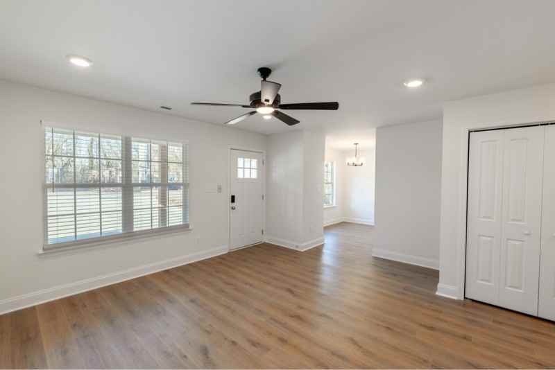 812 Aubrey Ave - Photo 3 of 28