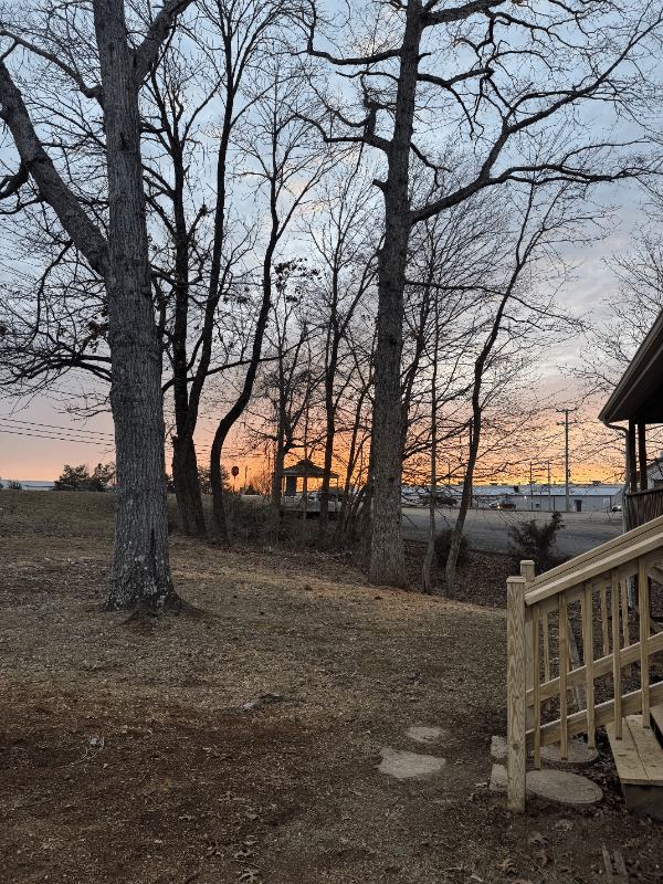 101 Circle Dr - Photo 2 of 11