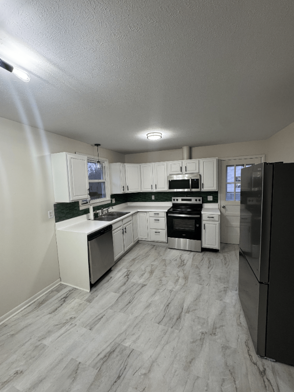 101 Circle Dr - Photo 3 of 11