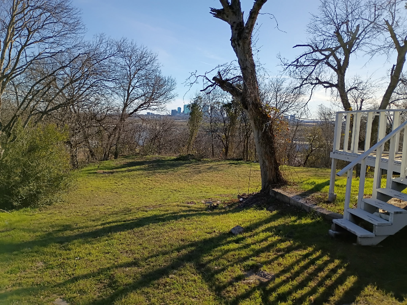 2152 Moore Ave - Photo 2 of 7