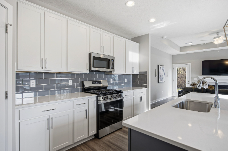 2209 Aerotrain Ct N - Photo 7 of 20