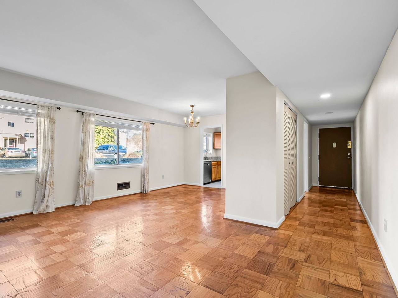 10613 Montrose Ave - Photo 2 of 35