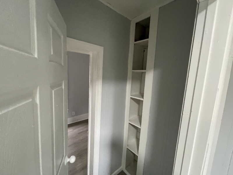 407 W 23rd St - Photo 2 of 20