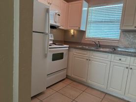 1665 17th Ave N #B - Photo 1 of 1