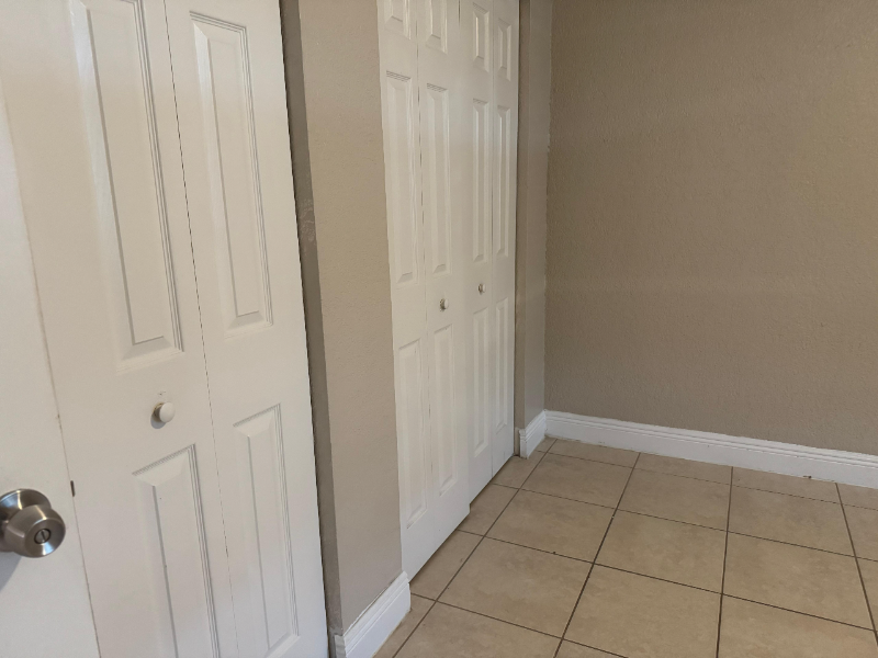 1665 17th Ave N #B - Photo 5 of 11