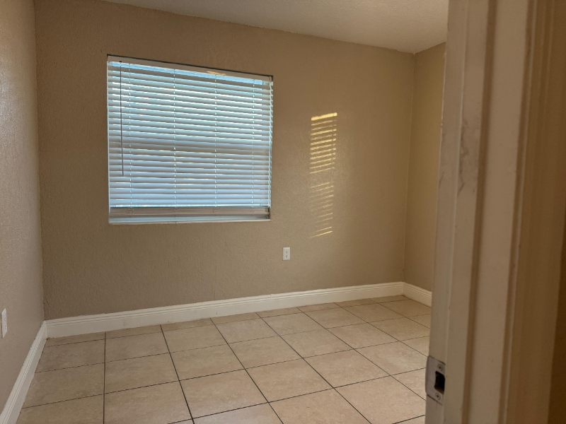 1665 17th Ave N #B - Photo 7 of 11