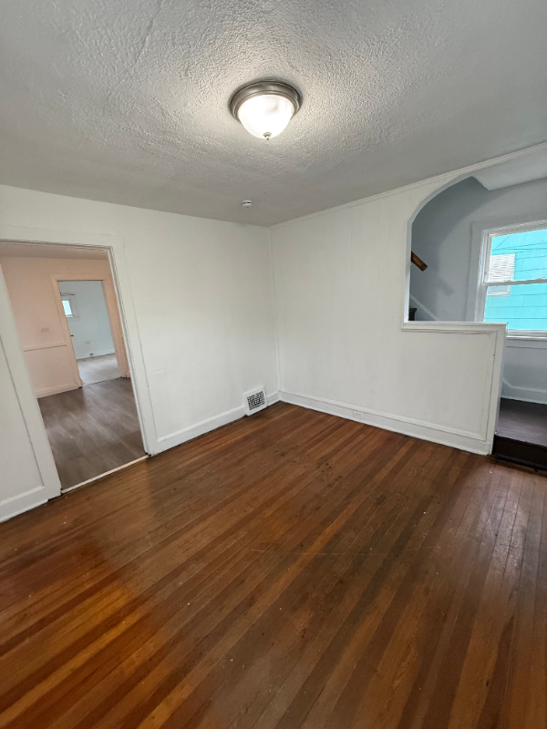 10214 Avon Ave - Photo 2 of 11