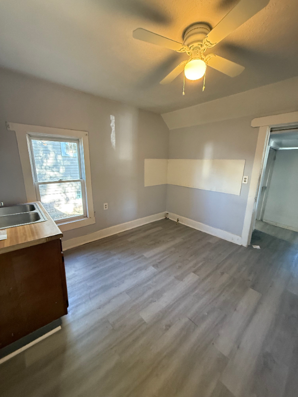 2524 Oakdale Ave - Photo 5 of 19