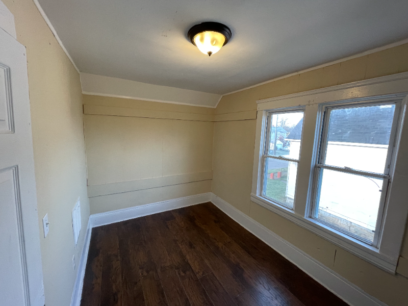 119 E 32nd St - Photo 7 of 20