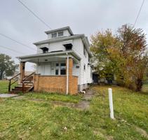 featured image of 1733 Long Ave