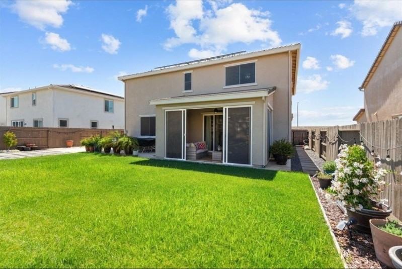 2851 Ski Beach St - Photo 4 of 20