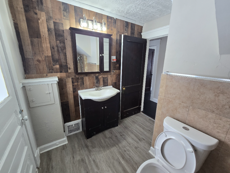 1724 Cliffview Rd - Photo 3 of 18