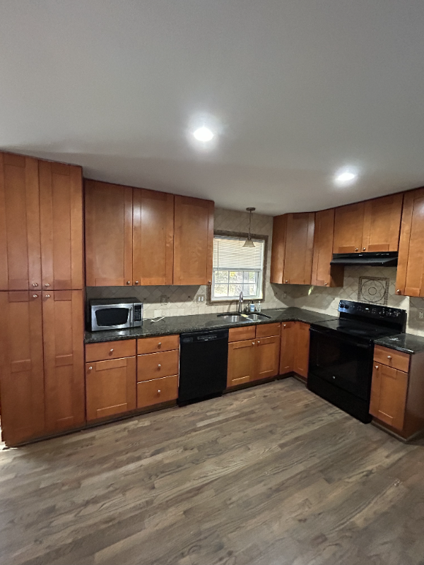 5305 Tabor Ct - Photo 3 of 14