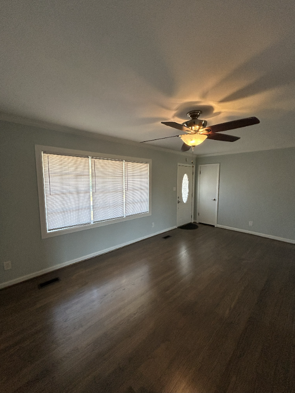 5305 Tabor Ct - Photo 7 of 14