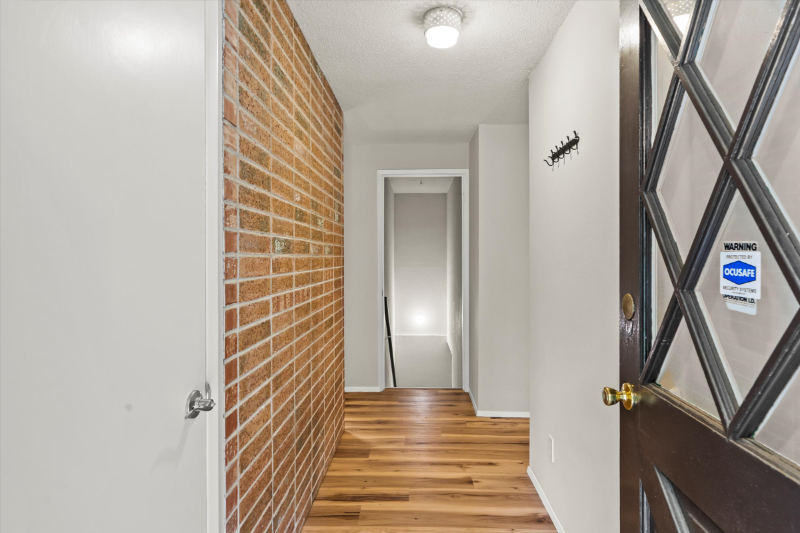 10914 93rd Ave Sw - Photo 3 of 32