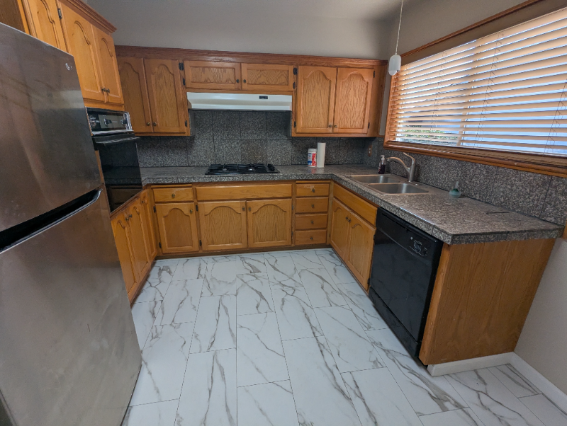 635 Gisler Way - Photo 4 of 20