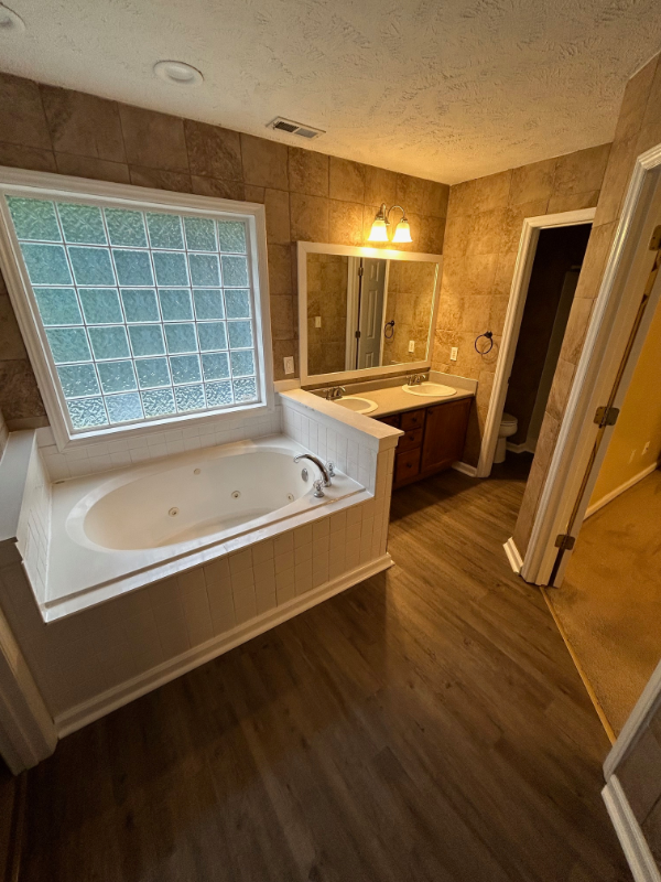 320 Peterson Pl - Photo 7 of 16