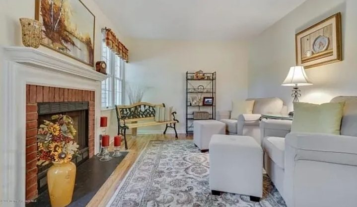 8 Harrow Ln - Photo 5 of 11