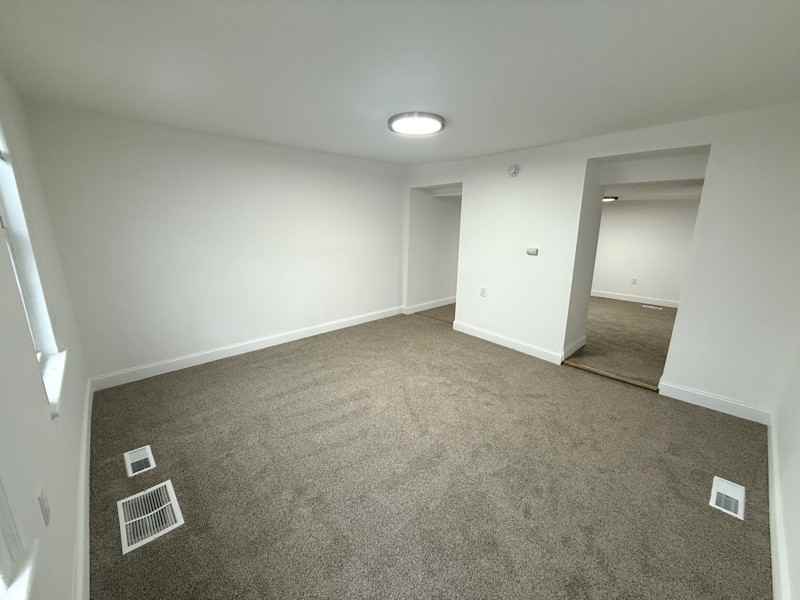 25 13th St #1W - Photo 2 of 11