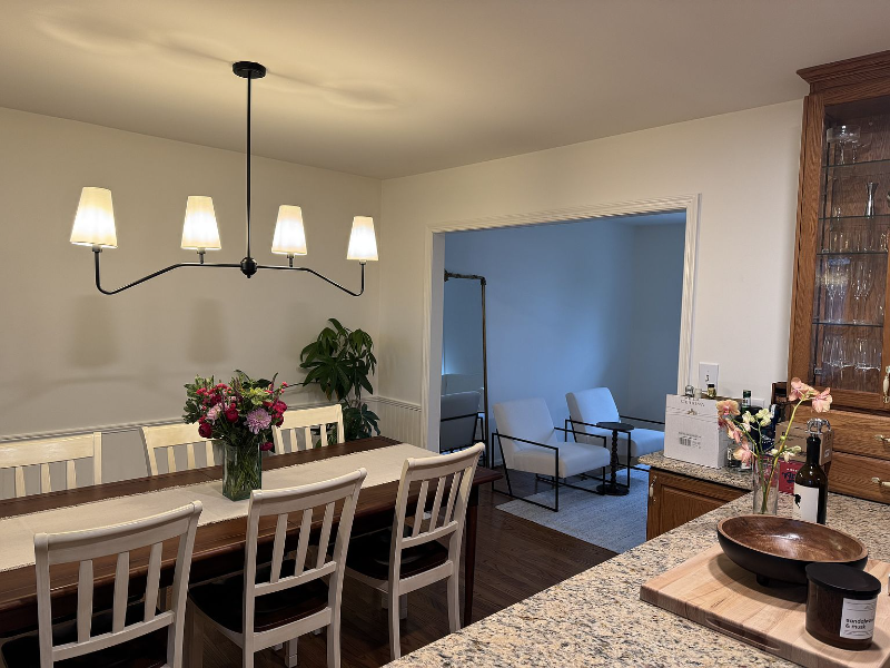 702 Newport Cir - Photo 3 of 8