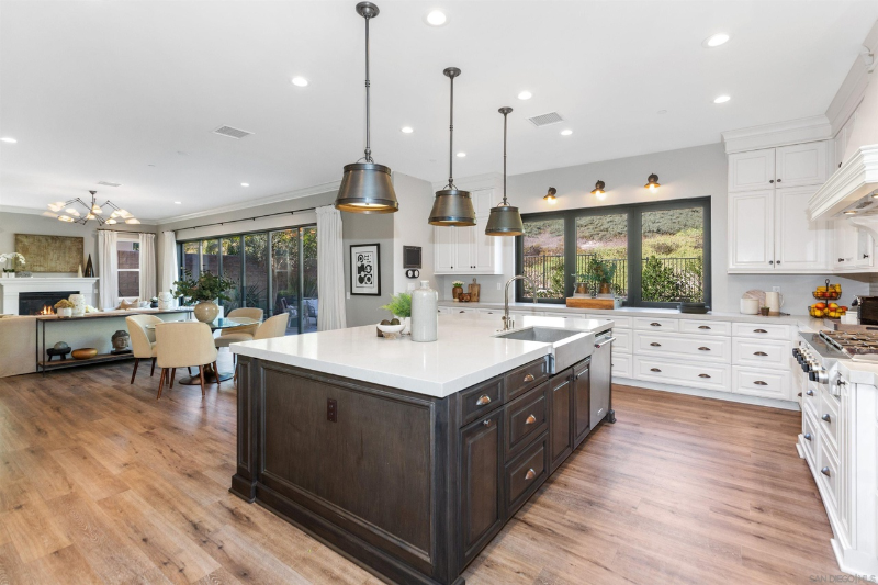 4736 Borden Ct - Photo 2 of 39