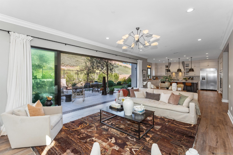 4736 Borden Ct - Photo 3 of 39