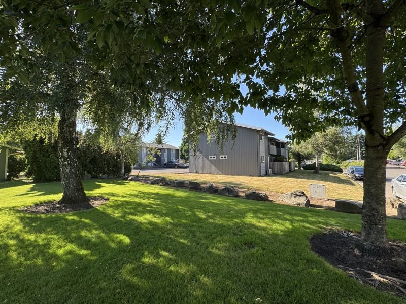 301 Whitesell Ave W - Photo 6 of 12