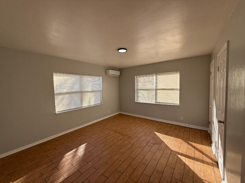 761 22nd Ave S - Photo 4 of 12