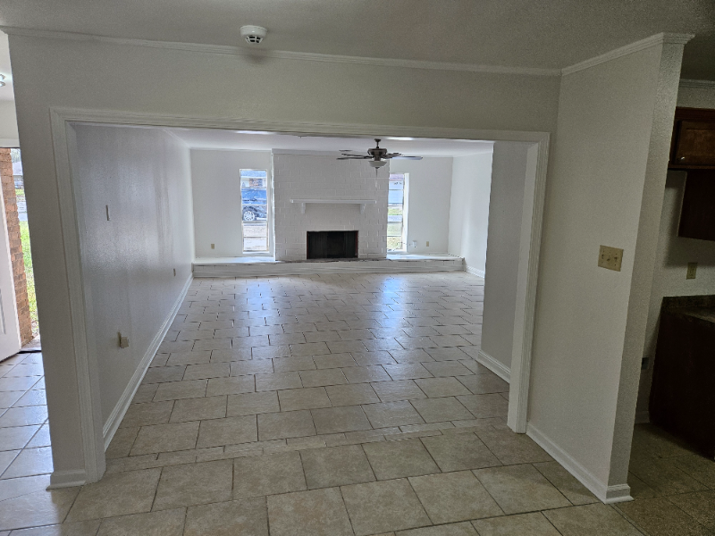 3114 Vancouver Dr - Photo 5 of 15