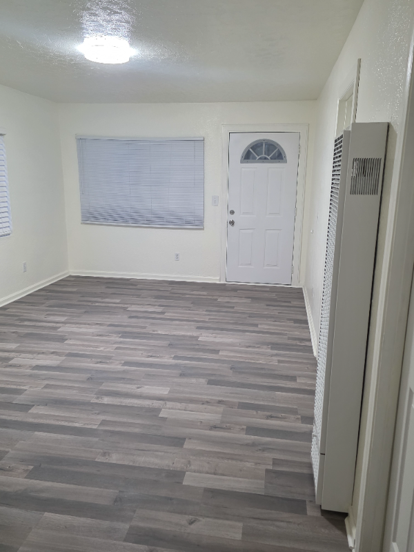 9208 Park St - Photo 2 of 17