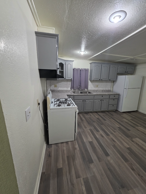 9208 Park St - Photo 5 of 17