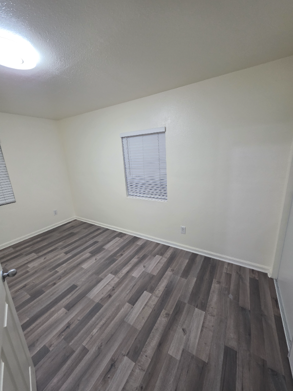 9208 Park St - Photo 7 of 17